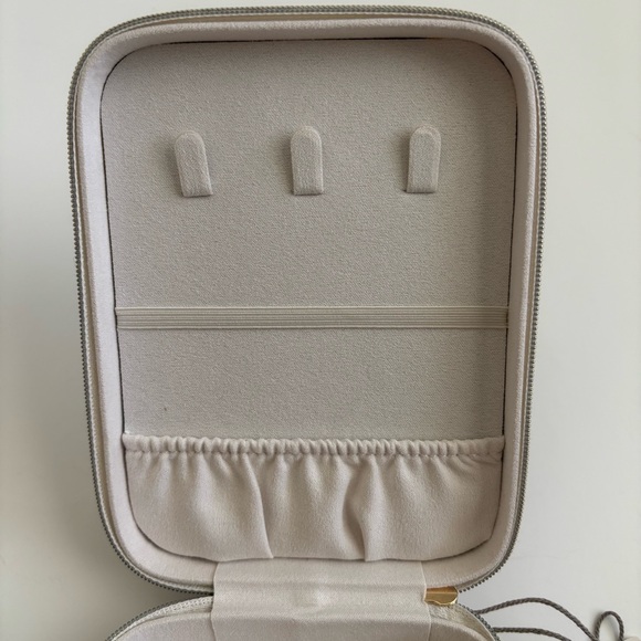 A New Day Brown Travel Jewelry Organizer Storage Case NWT - Picture 4 of 9